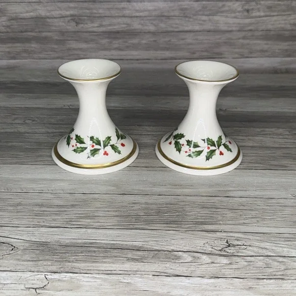 Lenox Holiday Dimension Candlestick Holders Pair Holly Berry 24k Gold Trim
