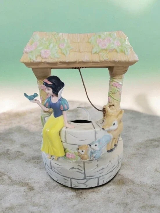 Disney’s Snow White Scentsy Warmer