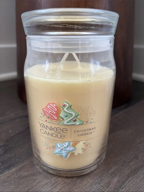 Yankee Candle Christmas Cookie Sweet & Spicy Vanilla Bean,Nutmeg,sugar,butter