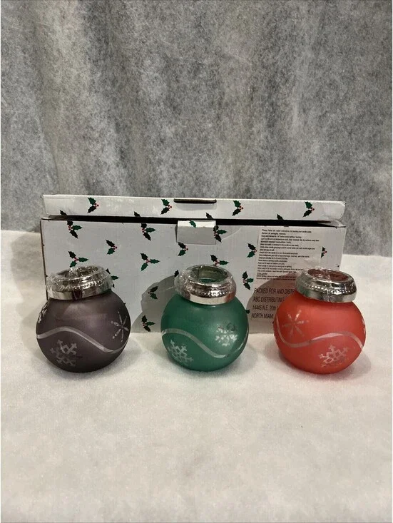3 Holiday Glass Bulb Tea Light Candle Holders Snowflake Design NIB Box Has Wear