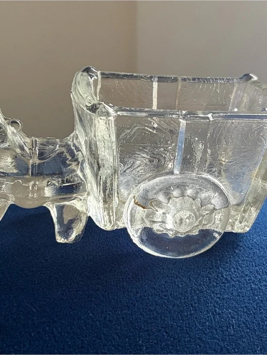 Source Unknown Clear Glass Horse-Drawn Carriage Candle Holder candy dish