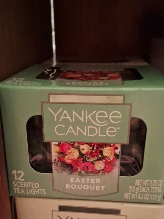 Yankee Candle Easter Bouquet Tea Lights - Mint Green Packaging