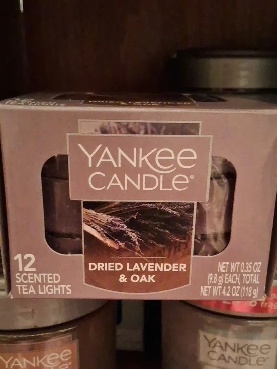 Yankee Candle Dried Lavender & Oak Tea Lights - Lavender Packaging