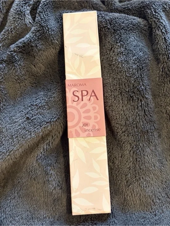 Roma SPA Joy Incense Sticks in Pink and Cream Packaging