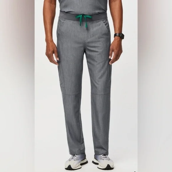 Figs Men’s Axim Cargo Scrub Pants in Graphite Sz M