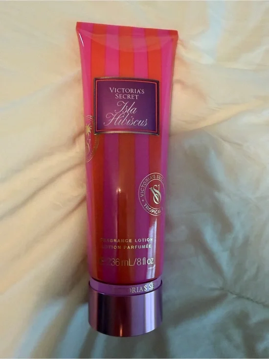 NWT Victoria's Secret Isla Hibiscus Fragrance Lotion