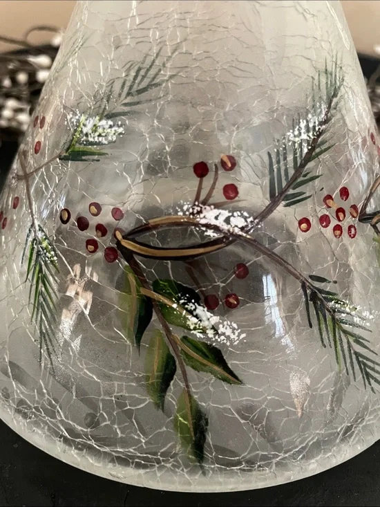 NWT Yankee Candle Crackle Glass Christmas  Jar Candle Shade with Painted Berries