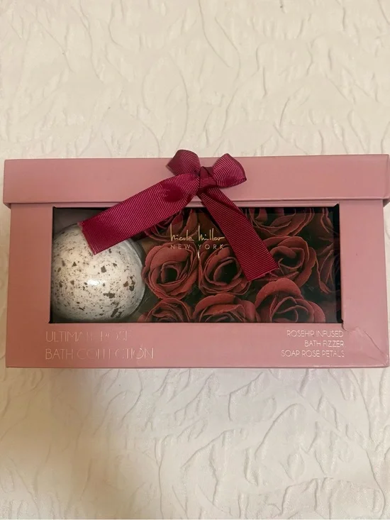 Nicole Miller Ultimate Rose Bath Collection Rosehip Infused Bath Fizzer Gift Set