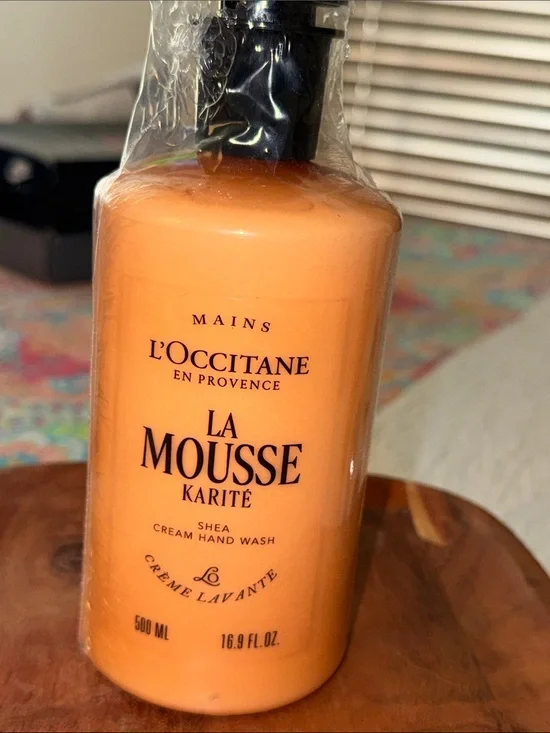 L'OCCITANE La Mousse Karité Hand Wash - Orange Pump Bottle