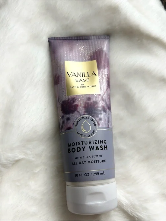 Bath & Body Works Vanilla Ease Moisturizing Body Wash - Lavender Purple