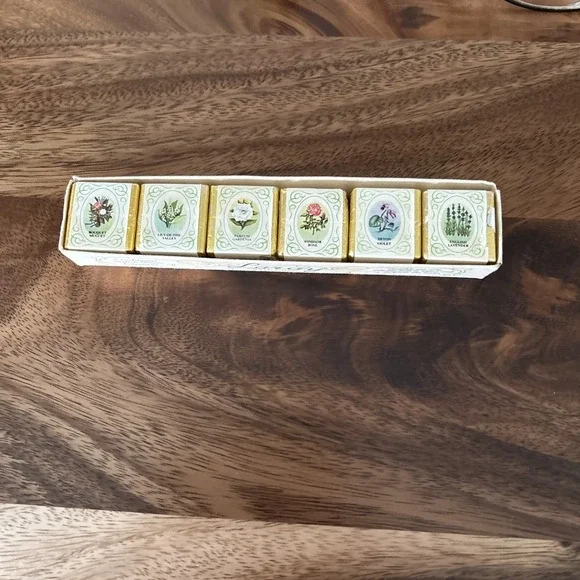Vintage Laray Bath Cubes 1950's Decor