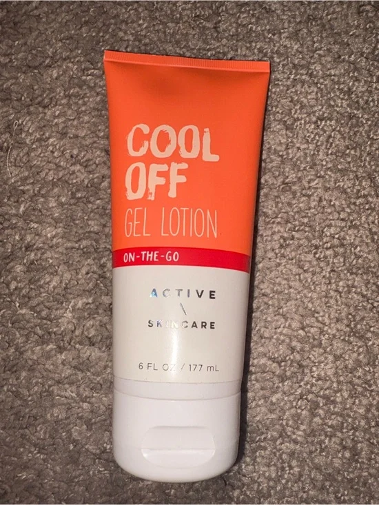 Bath & Body Works Cool Off Gel Lotion Orange and White