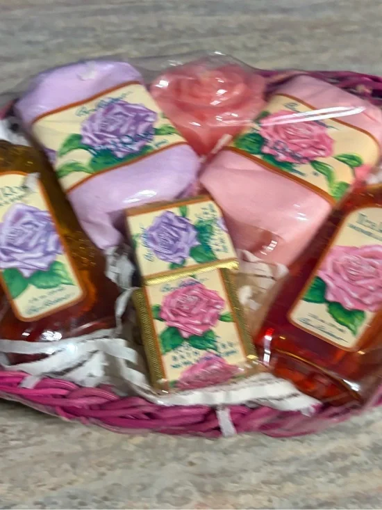 Ben Rickert 8-Piece Discontinued Wild Rose Floral Bath Gift Basket Set -