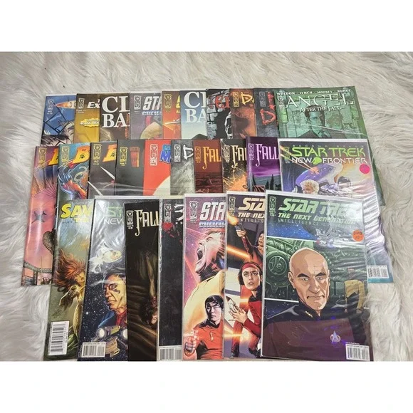 IDW Comics - 27 Comic Books!  Comics Great Condition! B31 Star Trek Fallen Angel