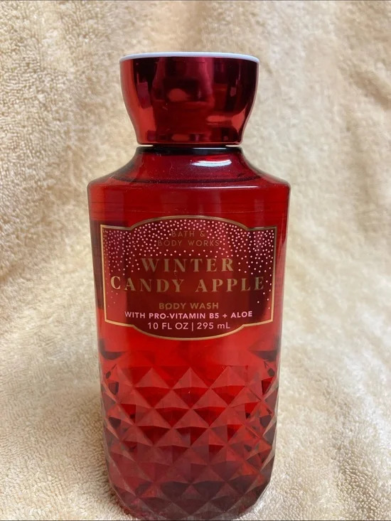 Bath & Body Works Winter Candy Apple Body Wash - Red