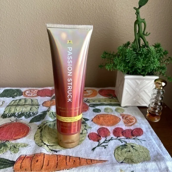 Victoria’s Secret Passion Struck tinted lotion
