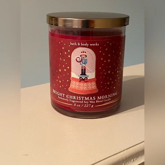 Bath & Body Works Red Candle - Bright Christmas Morning NWT