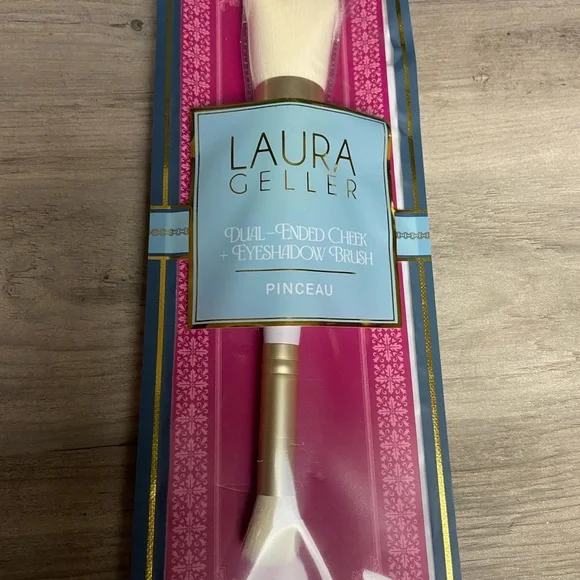 Laura Geller Dual-Ended Cheek and Eyeshadow Brush‎