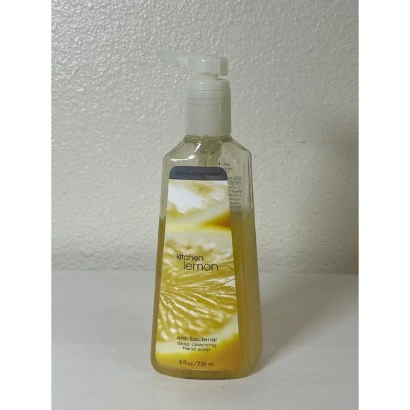Bath & Body Works RARE Kitchen Lemon Hand‎ Soap Unisex 8oz Yellow Deep Cleansing