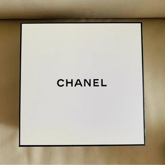 Authentic CHANEL Empty White Gift Box Logo Storage Decor Display
