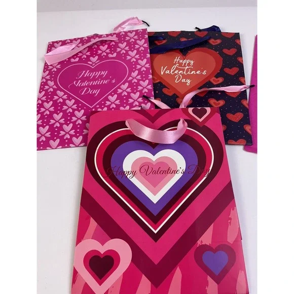 Valentine's Day Gift Bags‎ Lot of 3 Hearts Ribbon Handles Tissue Paper