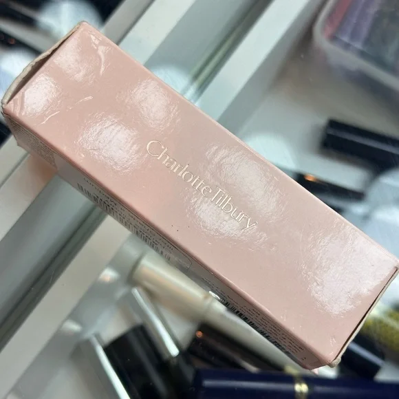 Charlotte Tilbury Lipstick - Elegant Nude