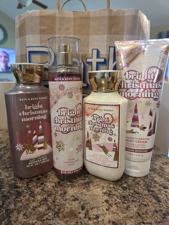 Bath & Body Works Bright Christmas Morning Body Care Set - Pink & Gold Accents