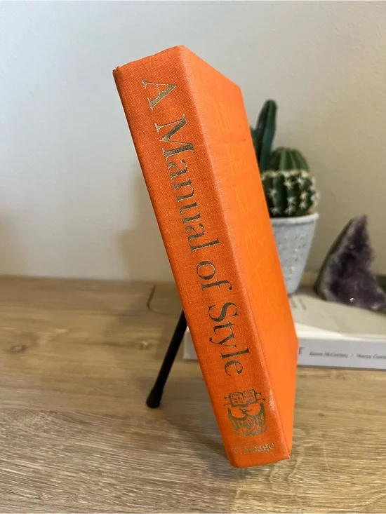 A Manual of Style University of Chicago Press Hardcover 1969 12th Ed Vintage⁠