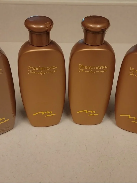 Pheromone Hydrating Bath & Shower Gel for Women - Moisturizing Scented Wash