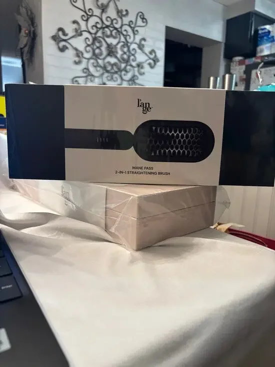 Lange Mane Pass 2-in-1 Straightening Brush