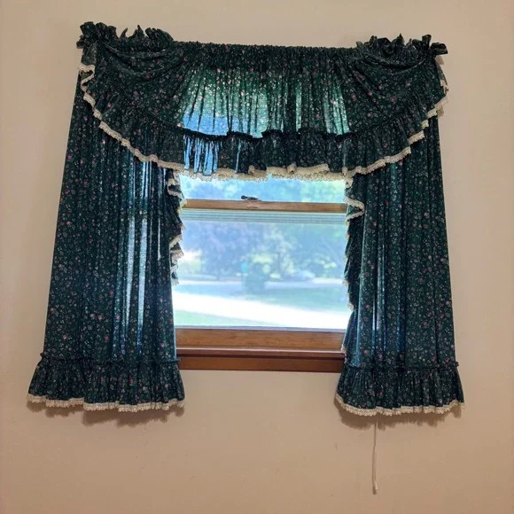 Vintage Dark Green Floral Ruffled Curtain Set with Lace Trim Cottagecore 45in