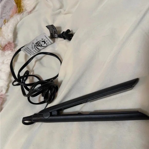 Adagio Sleek Black Mini Hair Straightener