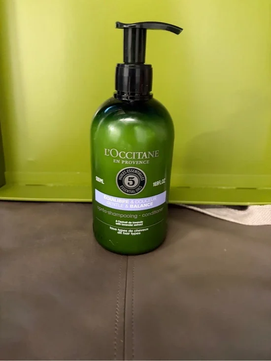 L'Occitane Gentle & Balance Conditioner - Green Original formula