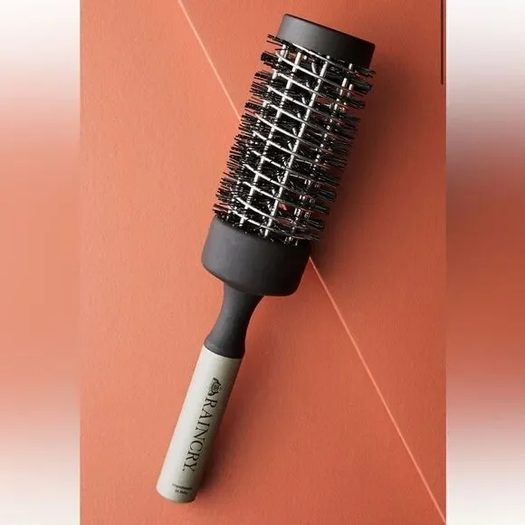 RAINCRY Magnesium Volumizing Large Barrel Brush