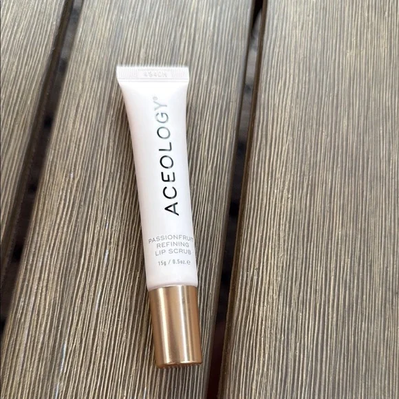 Aceology Passionfruit Lip Scrub - Cream