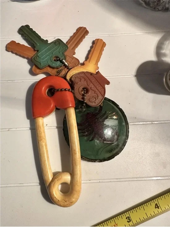 Vintage hard plastic teething keys pen Keychain