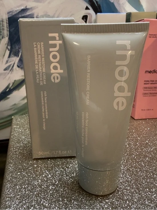 *NEW 1.7oz* rhode Barrier Restore Cream