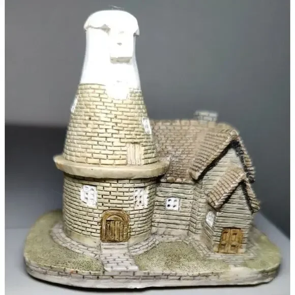 Vintage 'SINGLE OAST' OAST HOUSE BUILDING HAND MADE SCUPLTURE FIGURINE RARE