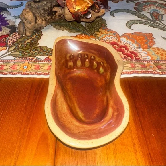 Pigeon Forge Pottery TN Trinket Dish Bear Paw Foot Print Tan Green