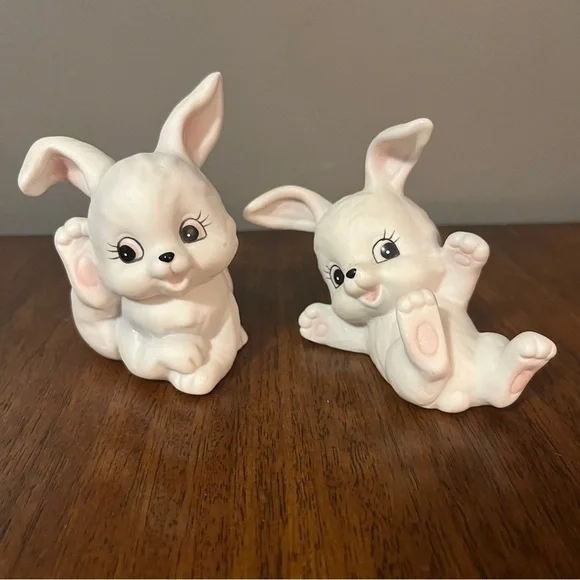 Vintage Pair of White Rabbit Figurines - HOMCO - Easter..1458