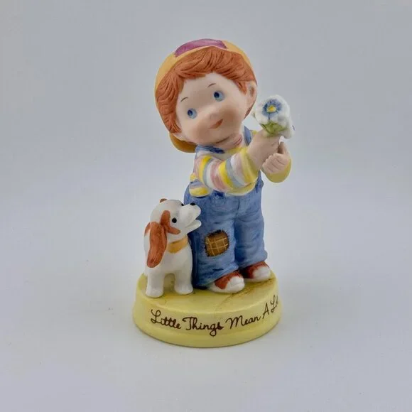 AVON Vintage 1983 Little Things Mean A lot Mother's Day Mini Figurine
