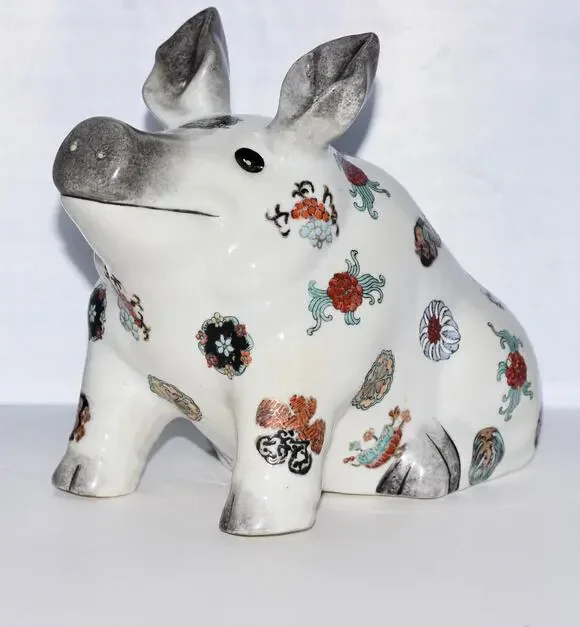 You Xian Ju Jianzhi Ceramic Enameled Lunar Year Lucky Coin Chubby Sitting Pig