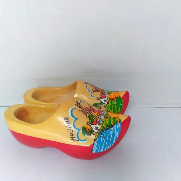 Traditional‎ Dutch Wooden Clog Decorative Windmill Scene Hand-Painted Red Yellow