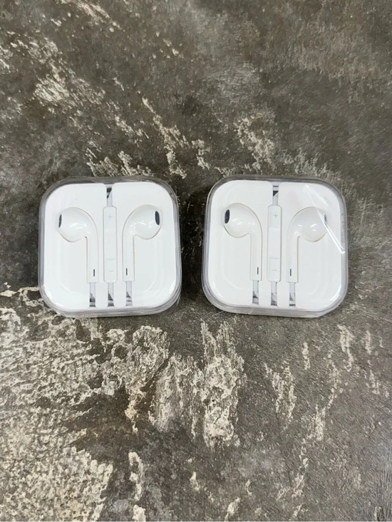 Genuine Apple EarPods 3.5mm Wired Earbuds Mic Remote 2-Pack New