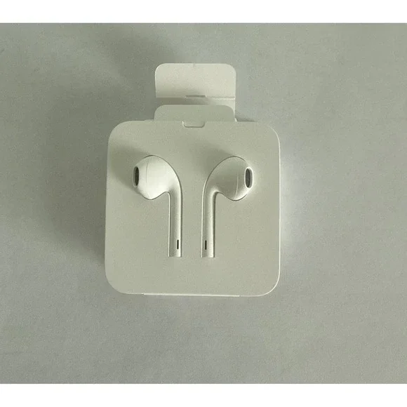 Genuine Apple EarPods with Lightning Connector Wired Headset Headphone MMTN2AM/A