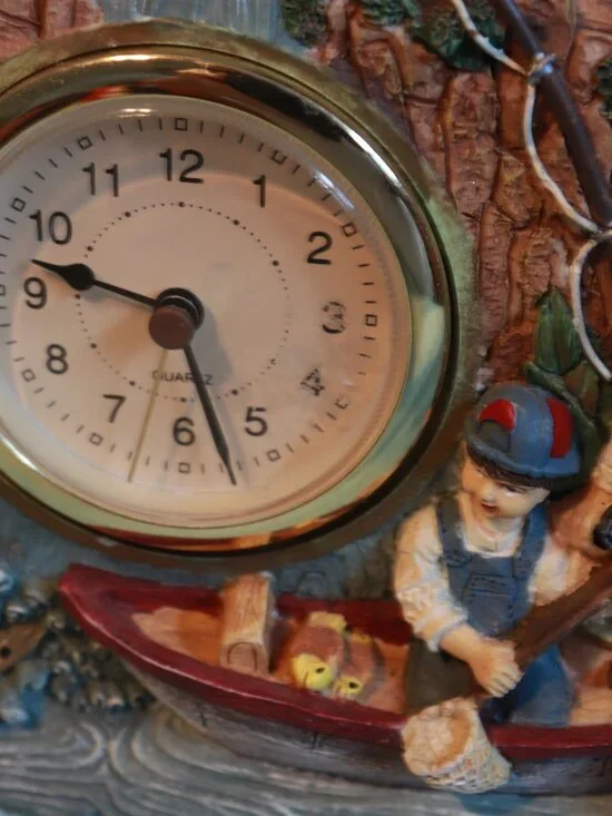 Fishing Theme Resin Quartz Desk Shelf Clock Fisherman Cabin Lodge Decor