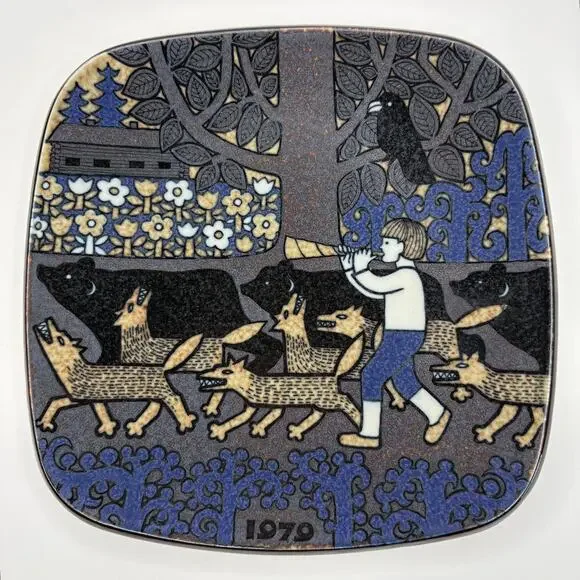 Arabia Finland Kalevala 1979 Annual Plate Kalevala Motif by Raija Uosikkinen