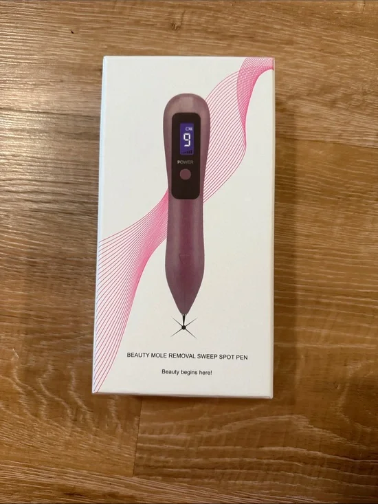 Portable Mole Removal Spot Pen in White