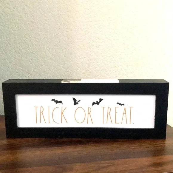 Rae Dunn Trick or Treat Sign