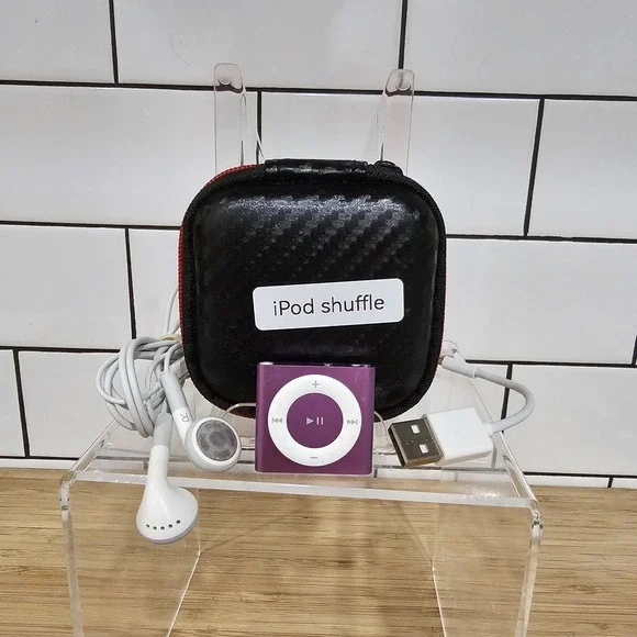 Apple iPod Shuffle Purple (Model: A1373) 4th Generation - 2 GB - EXCELLENT
